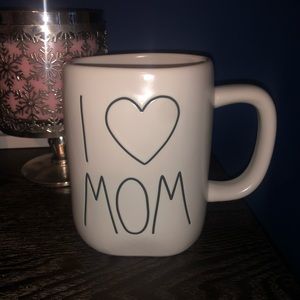 NWT Rae Dunn “I ❤️ Mom” ceramic Mug